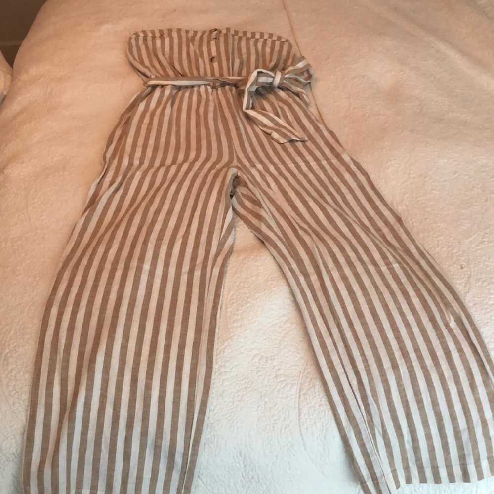 Dynamite jumpsuit size xs beige